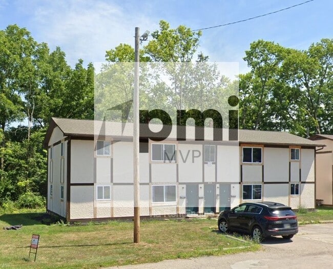 Building Photo - 834 Whitethorne Ave