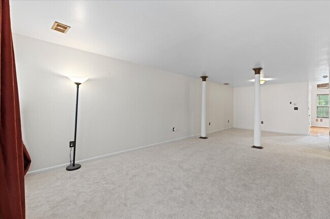 Building Photo - 95 Tattersall Dr