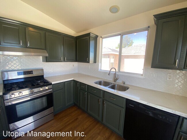 Foto del edificio - 4 br, 2.5 bath House - 1903 Coral Ct.