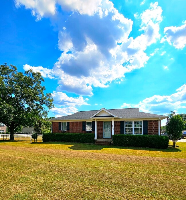 Building Photo - 4530 Bible Church Rd