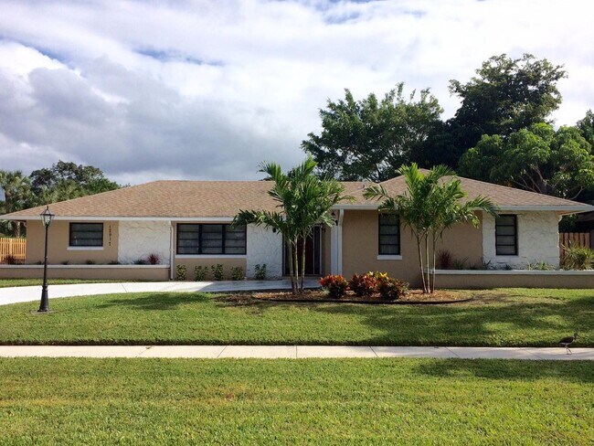 Foto del edificio - 12917 Guilford Cir