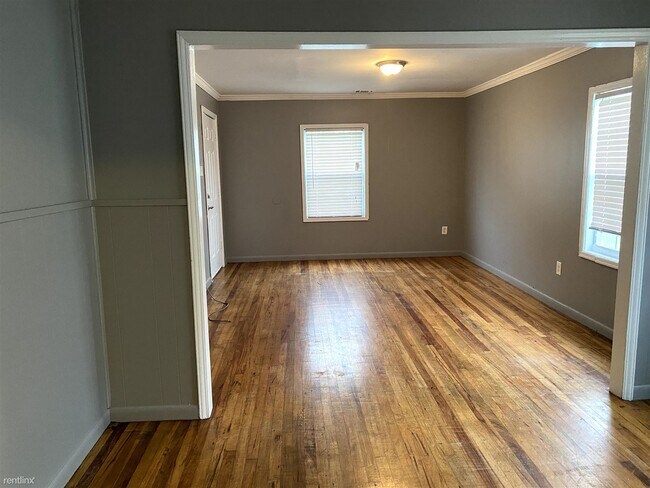 Building Photo - 3 br, 1 bath House - 4013 North Barrow Drive