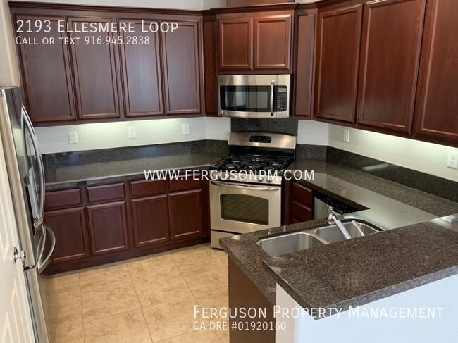 Foto del edificio - Super Clean Three Bedroom Home in West Ros...