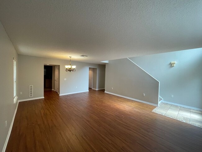 Building Photo - 421 Brooklet Cir