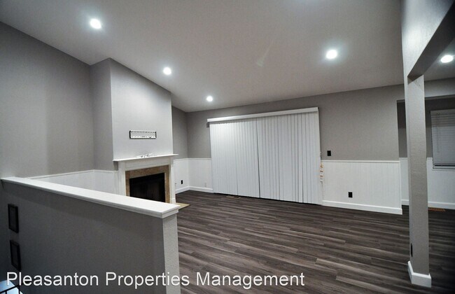 Foto del edificio - 3 br, 2 bath House - 4814 Starflower Drive
