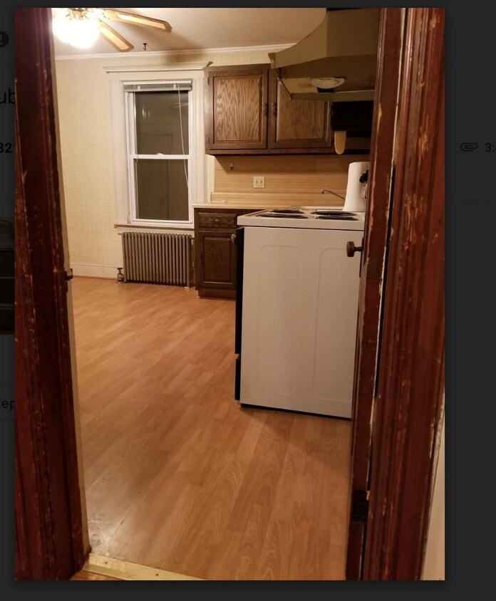 Large Kitchen - 60 Union St