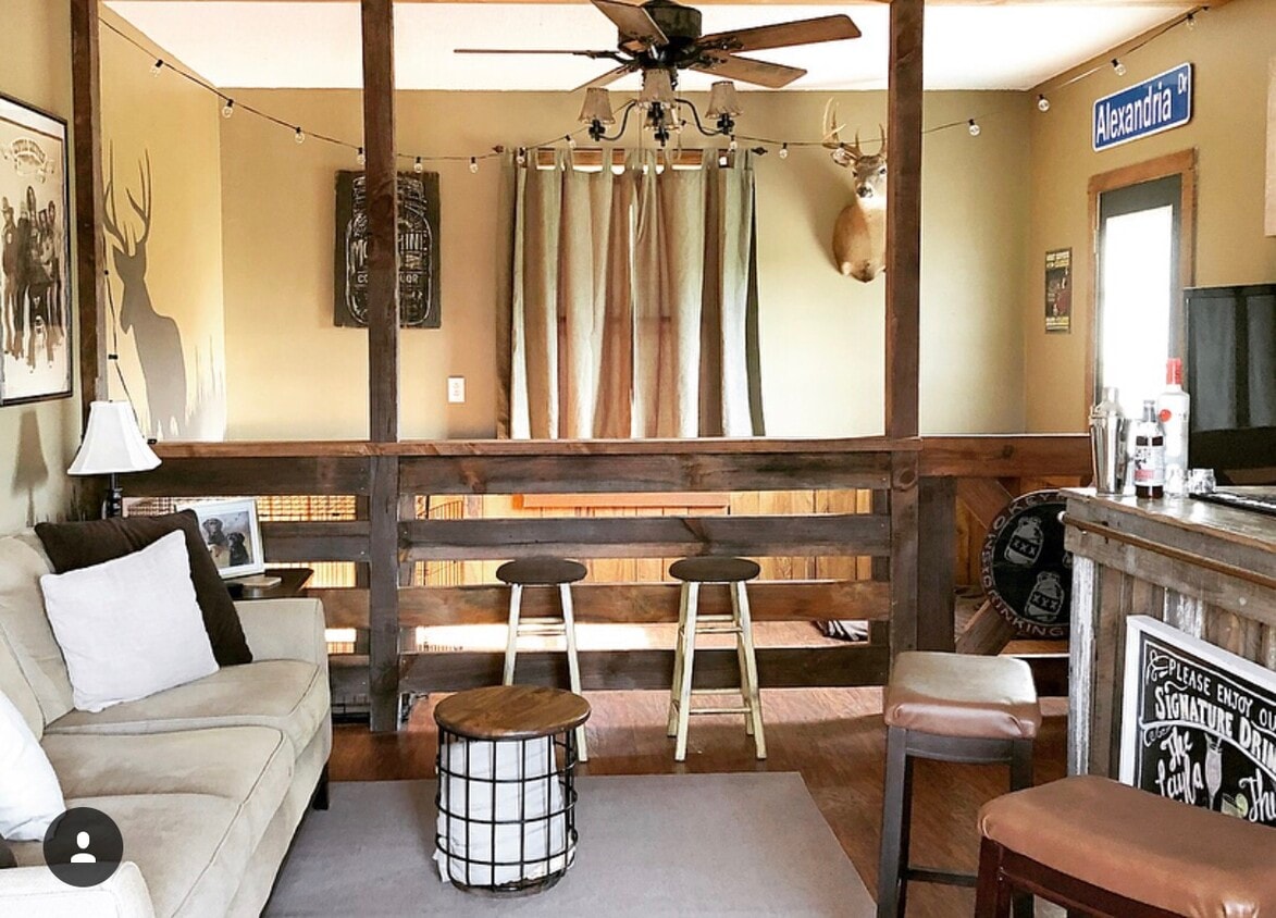 Man cave/bonus room. We built this “coral” for our pups. It has its own door to outside. - 4422 Meadowland Dr