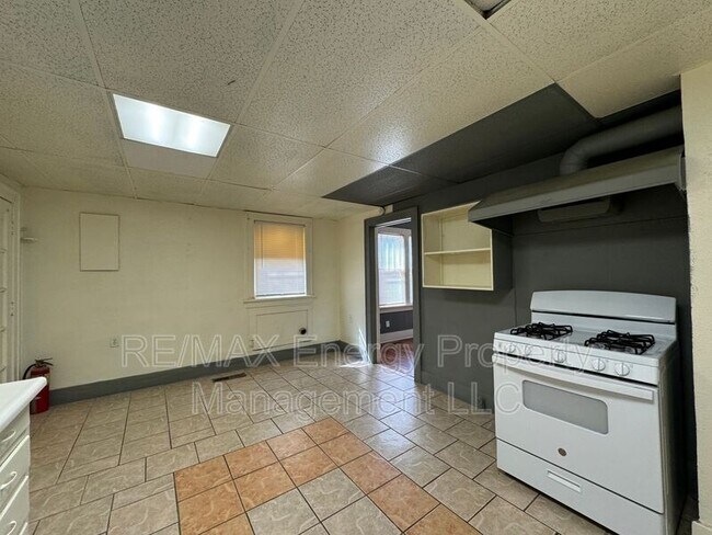 Foto del edificio - 1400 NW 22nd St