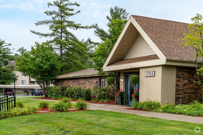 Building Photo - Nemoke Trails