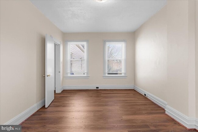 Foto del edificio - 250 N Mulberry St