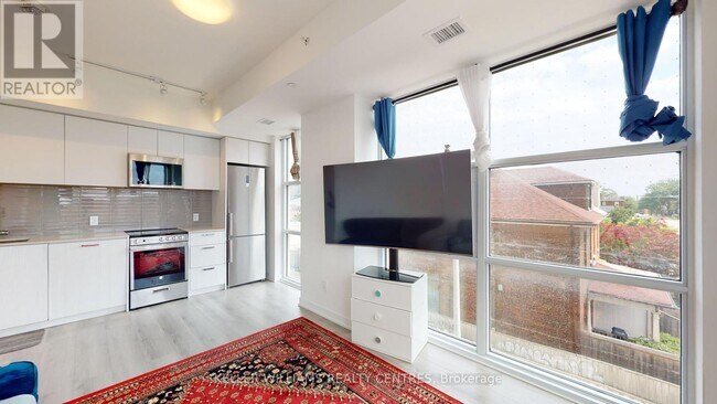 Photo du bâtiment - 1787-1787 St Clair Ave W