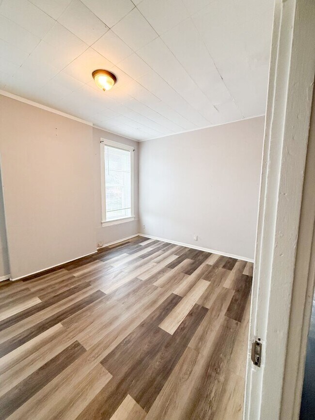 Foto del edificio - Modern 2 bed/1 bath apartment right off trendy Cherokee Street!
