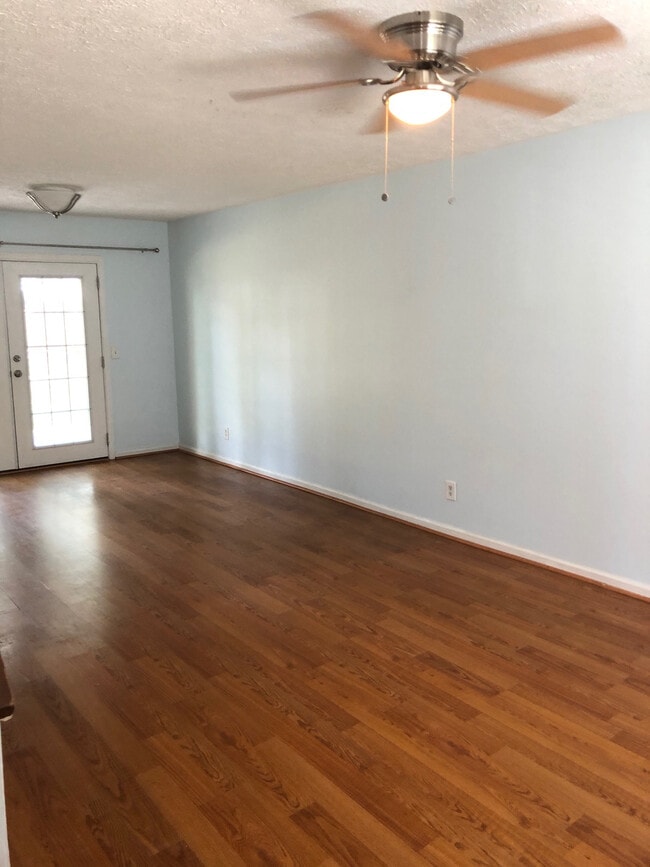 Building Photo - 120 Turnbuckle Ct