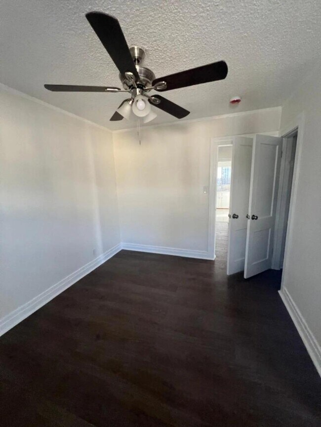 Foto del edificio - 1110 W 92nd St