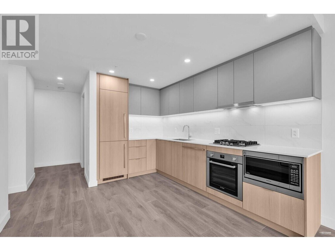 Photo principale - 318-2318 Alderson Ave