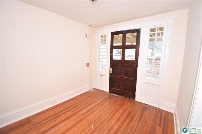 Foto del edificio - 310 March St