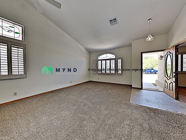 Building Photo - 4 br, 2 bath Apartment - 175 DeAnna Way
