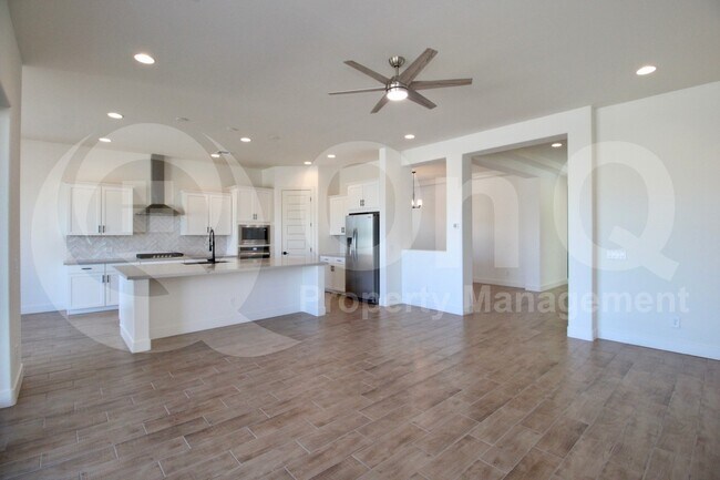 Building Photo - 22654 E Lawndale Pl