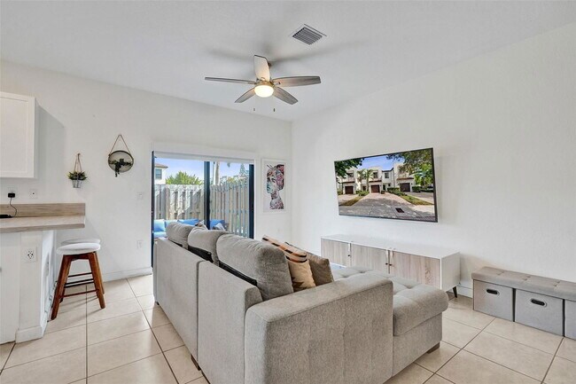 Foto del edificio - 20741 NE 5th Ct