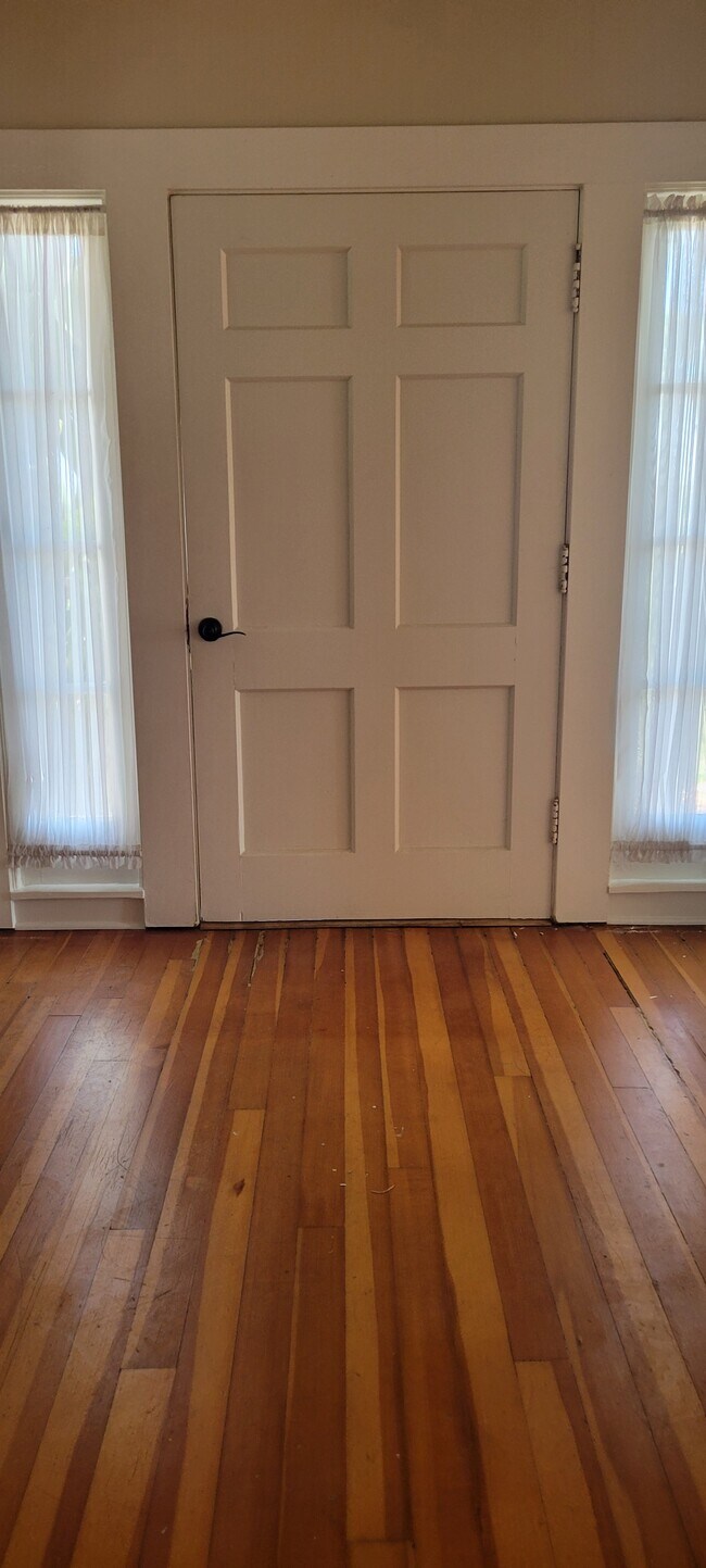 Foto del edificio - 2438 Gum Tree Ln