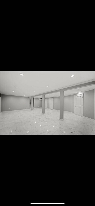 Foto del edificio - 2039 E 70th St
