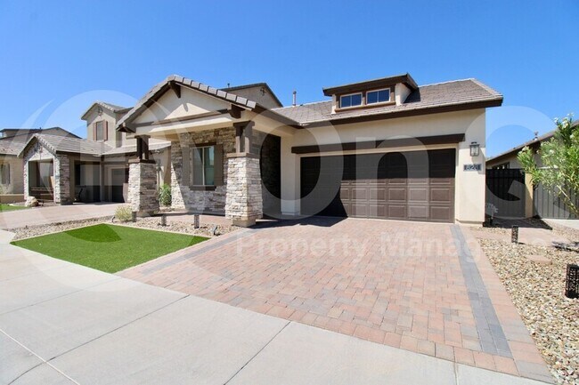 Building Photo - 828 E Ashurst Dr
