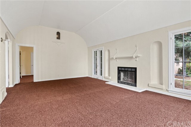 Building Photo - 6032 Greenleaf Ave