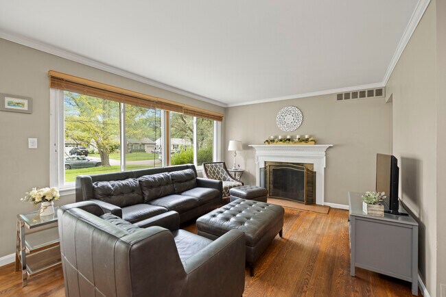 Building Photo - 15580 Birwood Ave