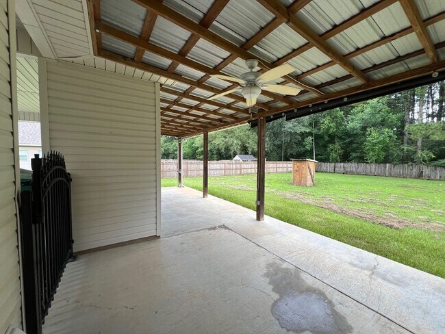Building Photo - VERY NICE HOME IN HAMMOND