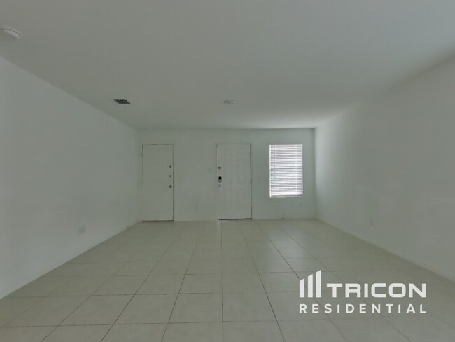 Foto del edificio - 5616 Rockrose Ln