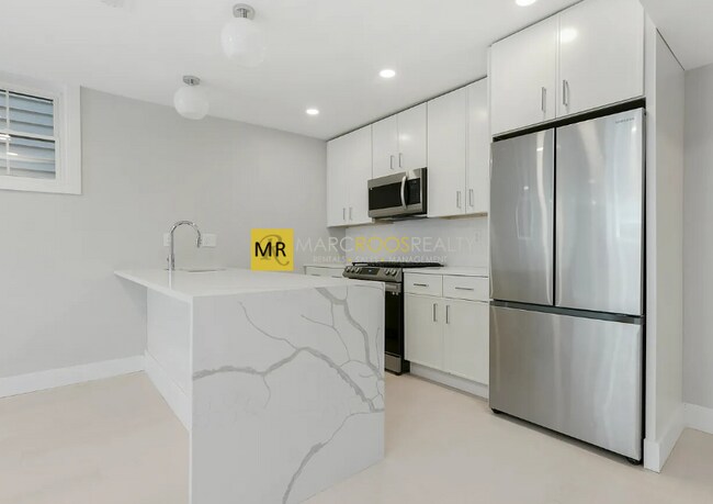 Foto del edificio - 228 Princeton St