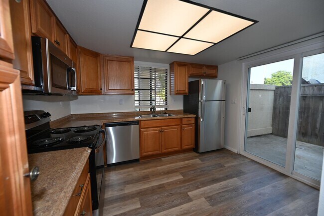 Building Photo - 4845scru