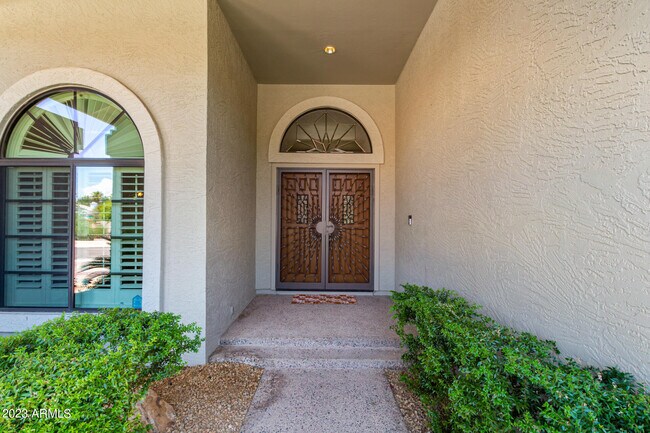 Building Photo - 10641 E San Salvador Dr