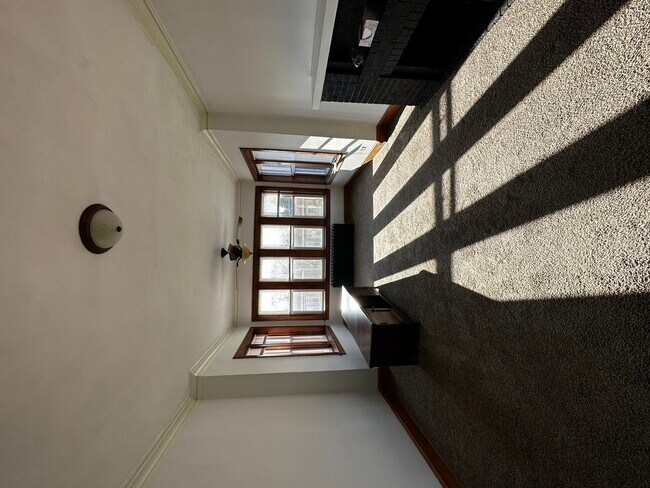 Foto del edificio - 1953 S Central Ave