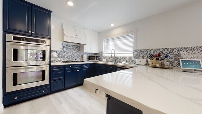 Foto del edificio - 5402 Cameo Rd
