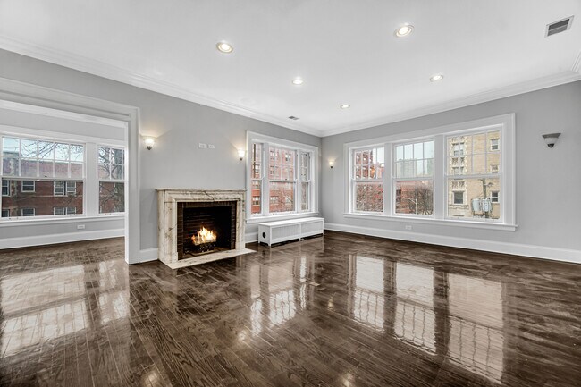 Building Photo - 1357 E Hyde Park Blvd