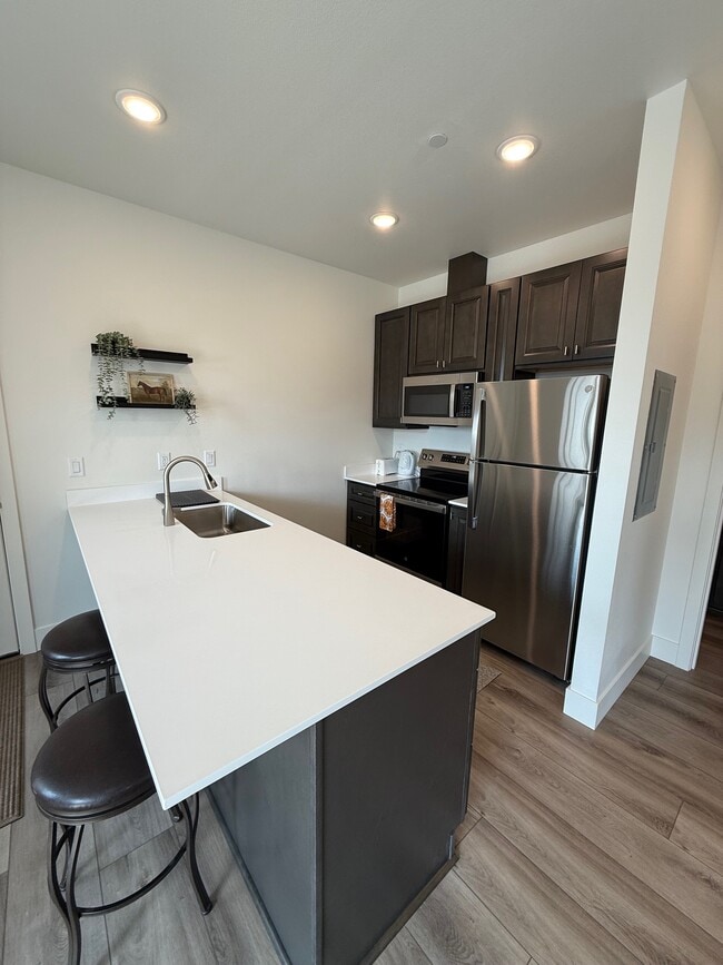 Building Photo - Jonmart Place