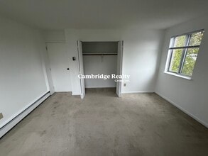 Building Photo - 37 Belmont St