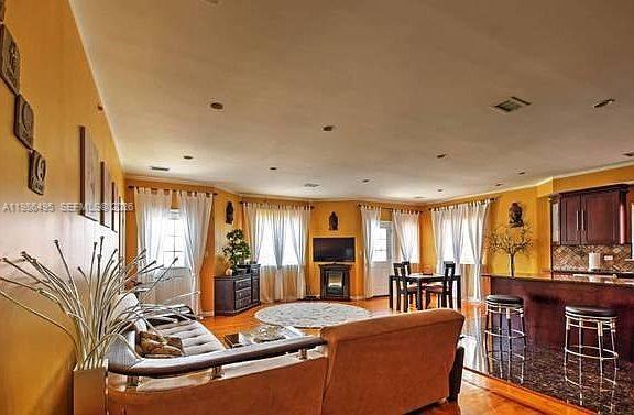 Foto del edificio - 2841 Ford St