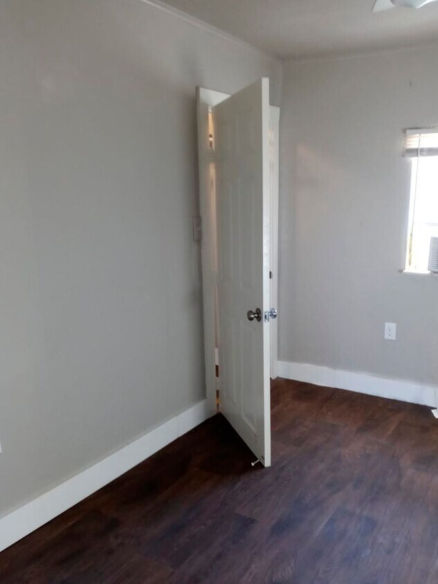 Foto del edificio - 815 4th St