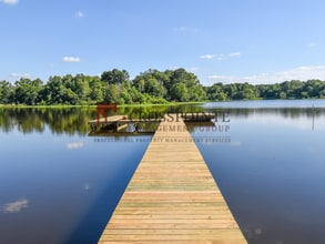 Building Photo - 16640 Quiet Bay Dr