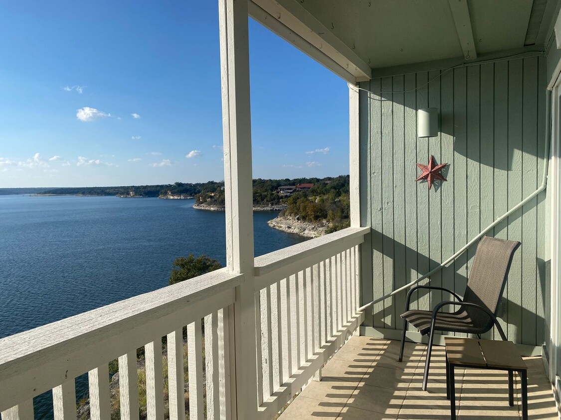 Foto principal - STUDIO CONDO WITH A MILLION DOLLAR LAKE VIEW