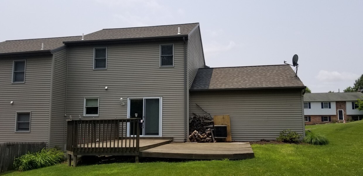 Building Photo - 13 Brian Dr