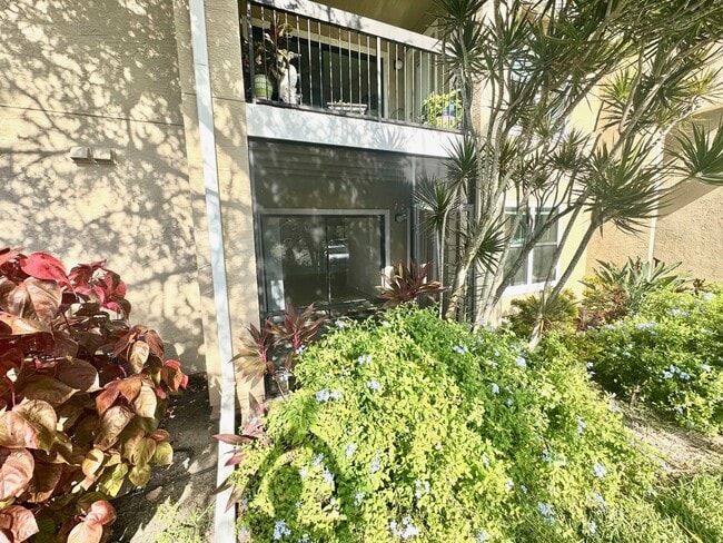 Lanai - 4045 Crockers Lake Blvd