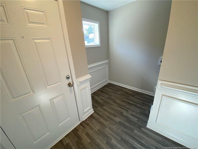 Building Photo - 2651 Middle Br Bnd