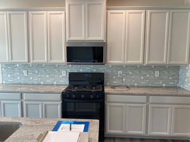 Foto del edificio - New Construction Home in Simpsonville !! 5 Bedroom and 4 baths in Highland Chase