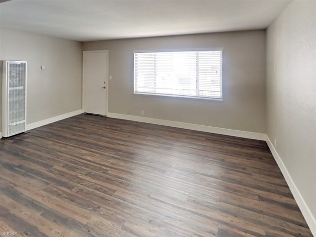 Building Photo - 1 br, 1 bath Apartment - 545 S 9th St Apt 2