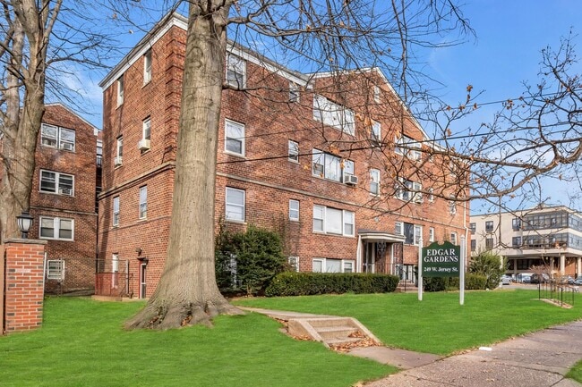 Foto del edificio - Edgar Gardens Apartments
