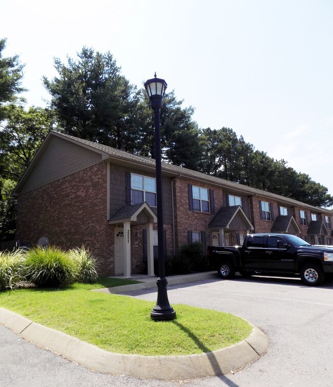 Trenton Village Rentals Clarksville, TN