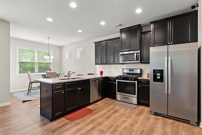 Building Photo - 3070 W Jackson Way